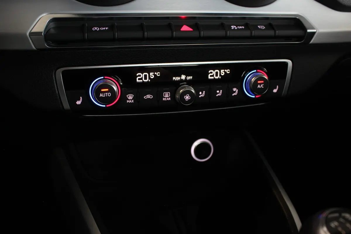 1.0 TFSI Sport Pro Line Trekhaak | Stoelverw. | LED | Sportstoelen | Navi | Cruise | Clima | 18" LMV | PDC