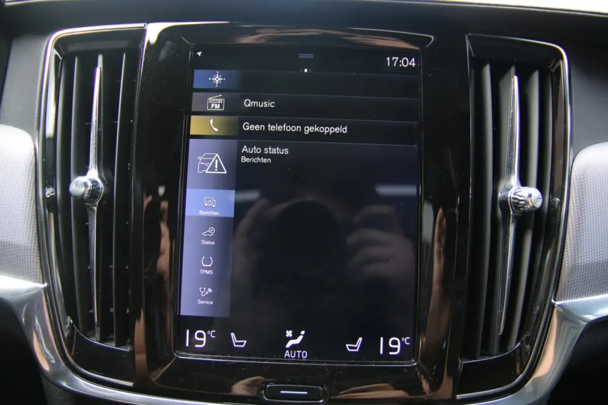 2.0 T4 R Design | Pano | Trekhaak | Apple carplay | Pilot assist |