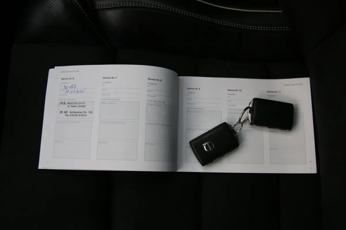 2.0 T4 R Design | Pano | Trekhaak | Apple carplay | Pilot assist |