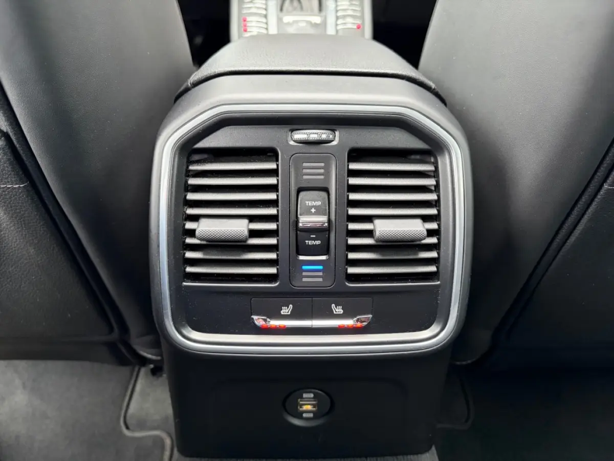 2.0T Facelift Pano 14V-stoel Luchtv. ACC Camera BOSE e.Trekhaak