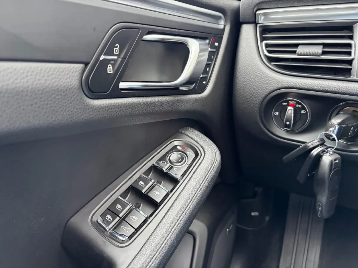 2.0T Facelift Pano 14V-stoel Luchtv. ACC Camera BOSE e.Trekhaak