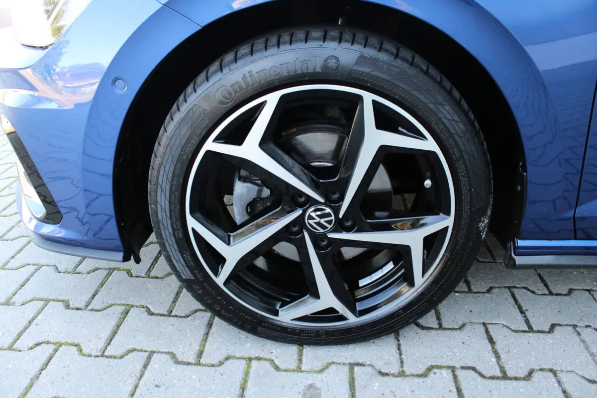 1.5 TSI HIGHLINE BUSINESS R | R LINE | KEYLESS | 17" | CAMERA | BEATS | LED | DODEHOEK | ACC | PANO | 1E EIG!