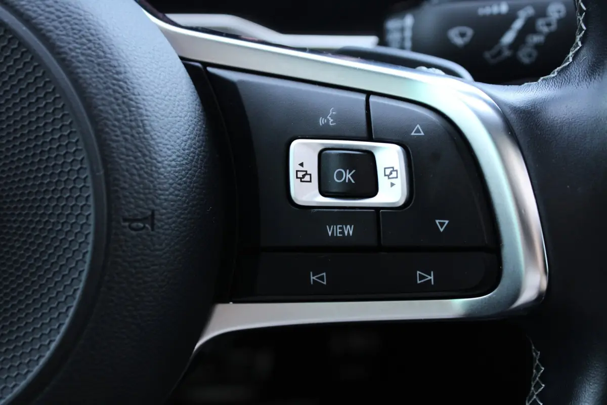 1.5 TSI HIGHLINE BUSINESS R | R LINE | KEYLESS | 17" | CAMERA | BEATS | LED | DODEHOEK | ACC | PANO | 1E EIG!