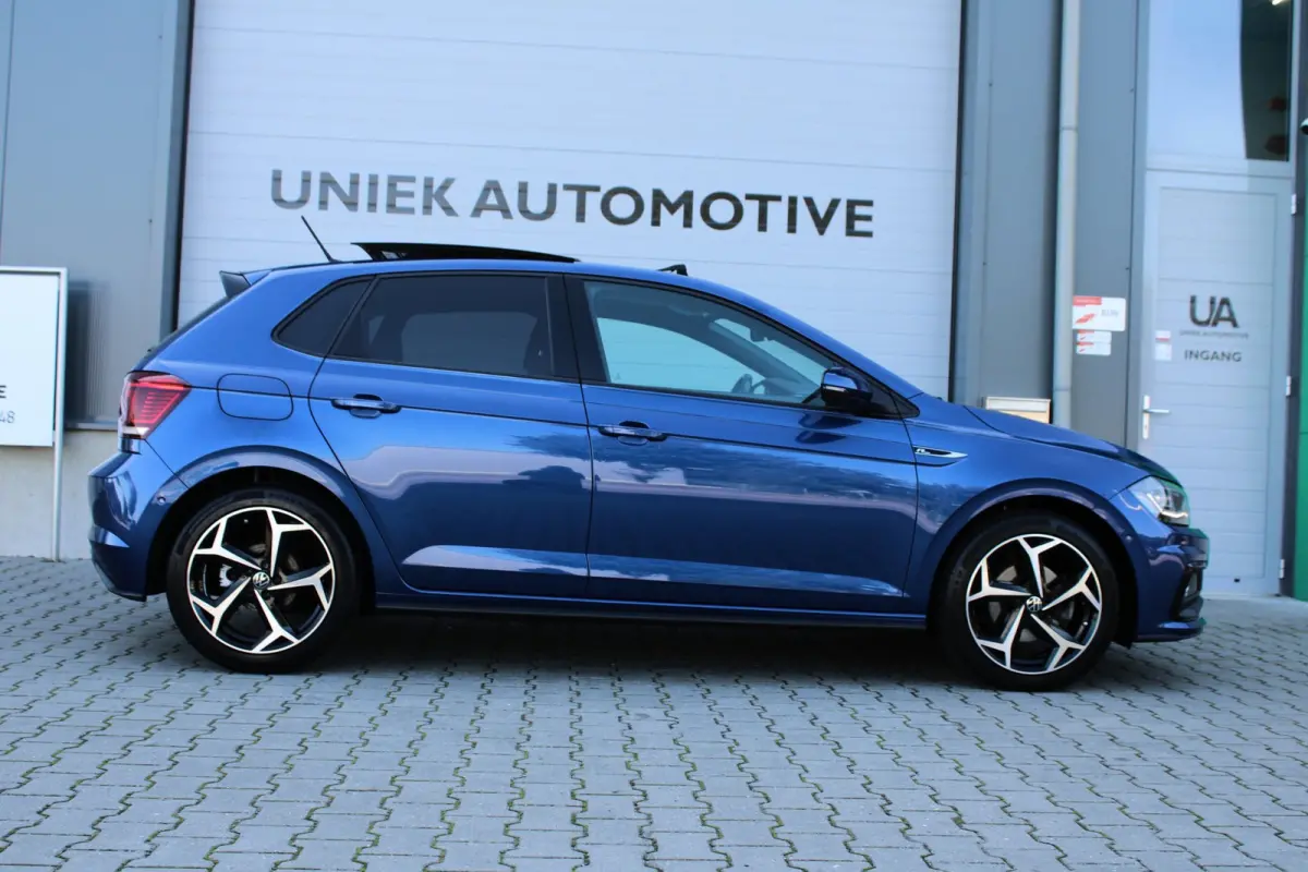 1.5 TSI HIGHLINE BUSINESS R | R LINE | KEYLESS | 17" | CAMERA | BEATS | LED | DODEHOEK | ACC | PANO | 1E EIG!