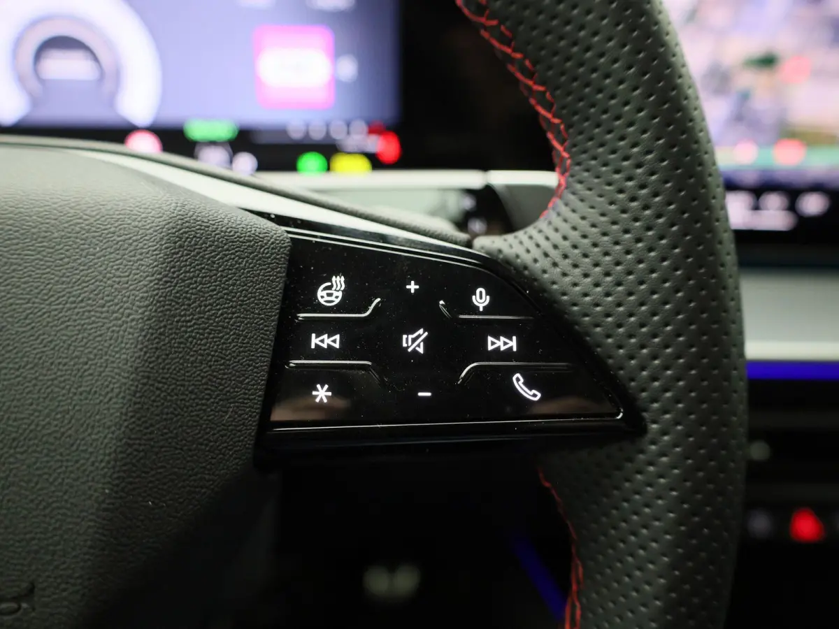 1.5 e-hybrid S edition 272 PK | S-line | Automaat | Panoramadak | SONOS Sound | Trekhaak | Head-up display | Lichtmetalen velgen |