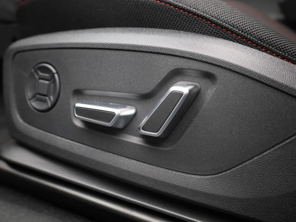 1.5 e-hybrid S edition 272 PK | S-line | Automaat | Panoramadak | SONOS Sound | Trekhaak | Head-up display | Lichtmetalen velgen |