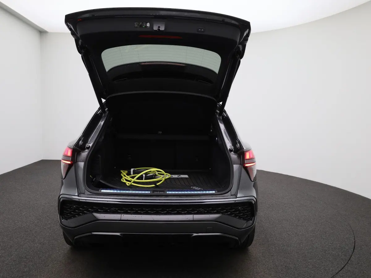 1.5 e-hybrid S edition 272 PK | S-line | Automaat | Panoramadak | SONOS Sound | Trekhaak | Head-up display | Lichtmetalen velgen |