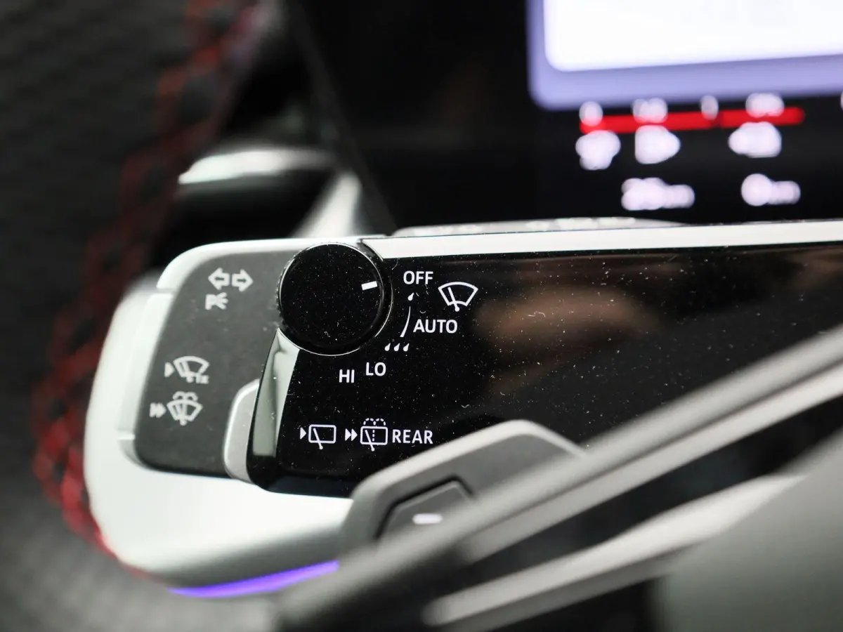 1.5 e-hybrid S edition 272 PK | S-line | Automaat | Panoramadak | SONOS Sound | Trekhaak | Head-up display | Lichtmetalen velgen |