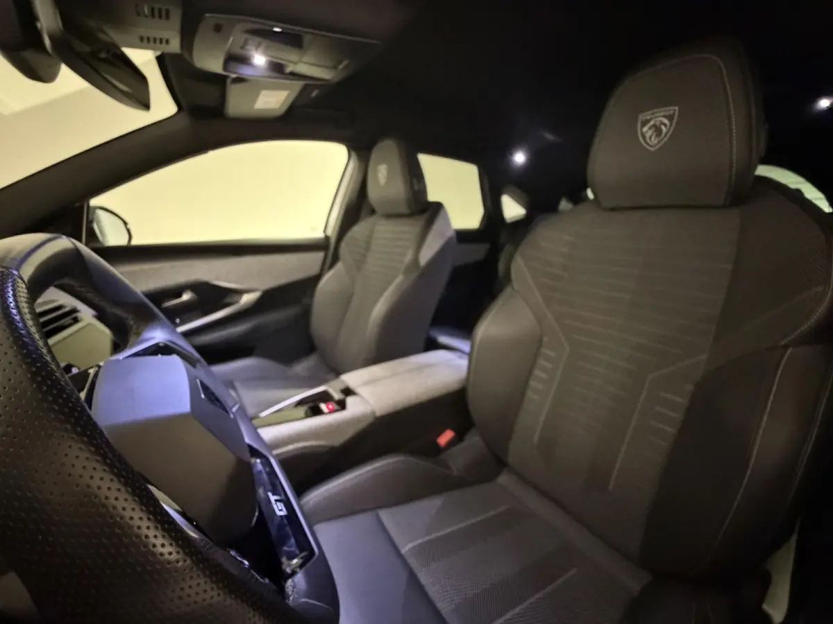 1.2 Hybrid 145 GT | Camera | Navigatie | Climate control | Apple Carplay/Android Auto