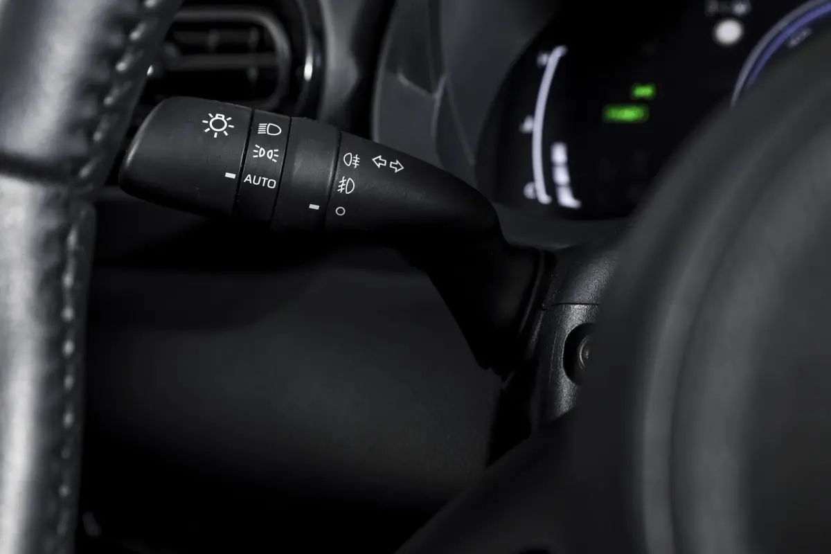1.5 Hybrid 115 Dynamic | Dig.Cockpit | Adapt.Cruise | Stoel-+stuurverwarming | Camera | PDC | NAV+App.Connect | Auto.Airco | LM 17" | 5875