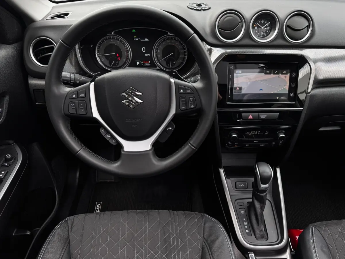 1.5 Hybrid Style | Panoramadak | Suzuki dealer onderhouden | Stoelverwarming | Camera |