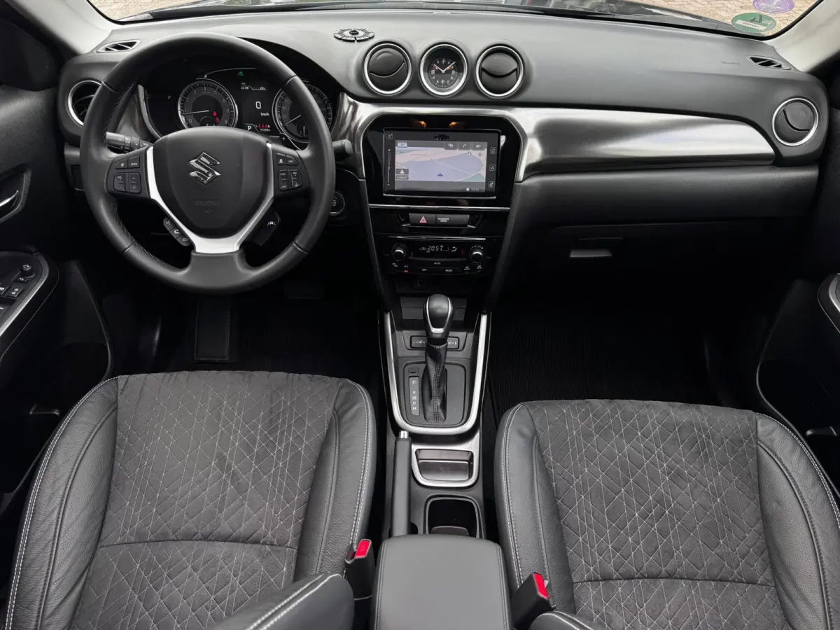 1.5 Hybrid Style | Panoramadak | Suzuki dealer onderhouden | Stoelverwarming | Camera |