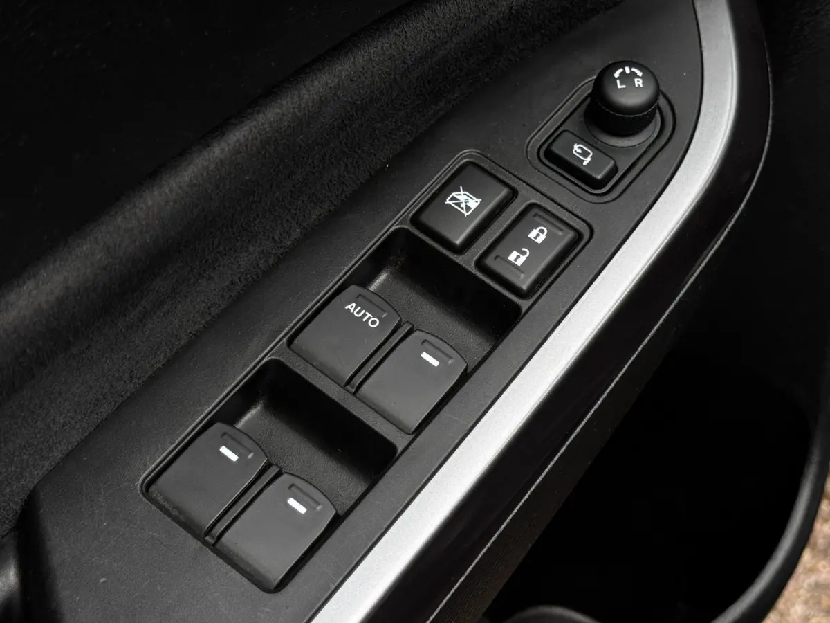 1.5 Hybrid Style | Panoramadak | Suzuki dealer onderhouden | Stoelverwarming | Camera |