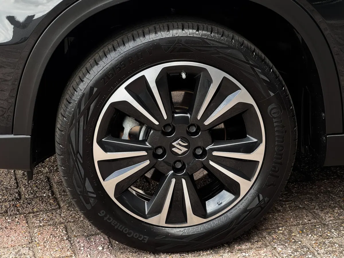 1.5 Hybrid Style | Panoramadak | Suzuki dealer onderhouden | Stoelverwarming | Camera |
