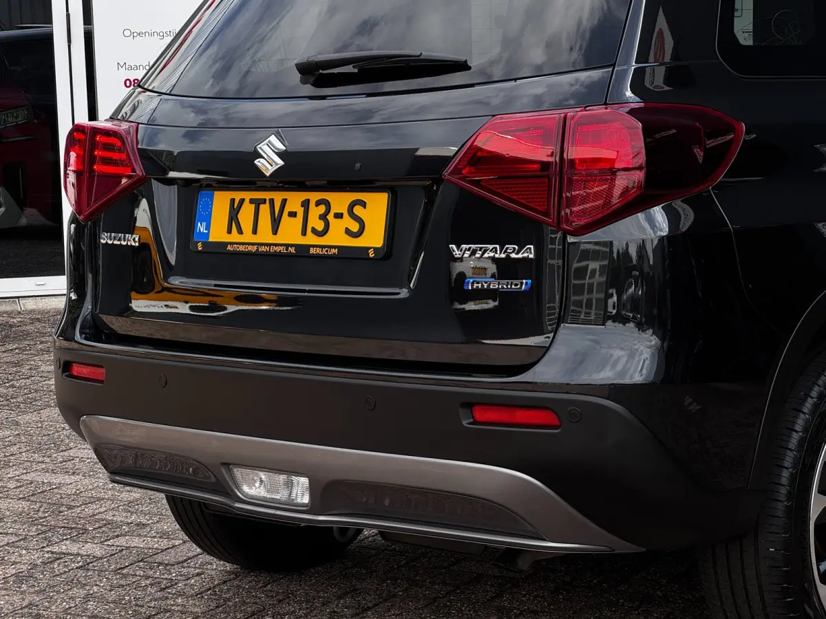 1.5 Hybrid Style | Panoramadak | Suzuki dealer onderhouden | Stoelverwarming | Camera |