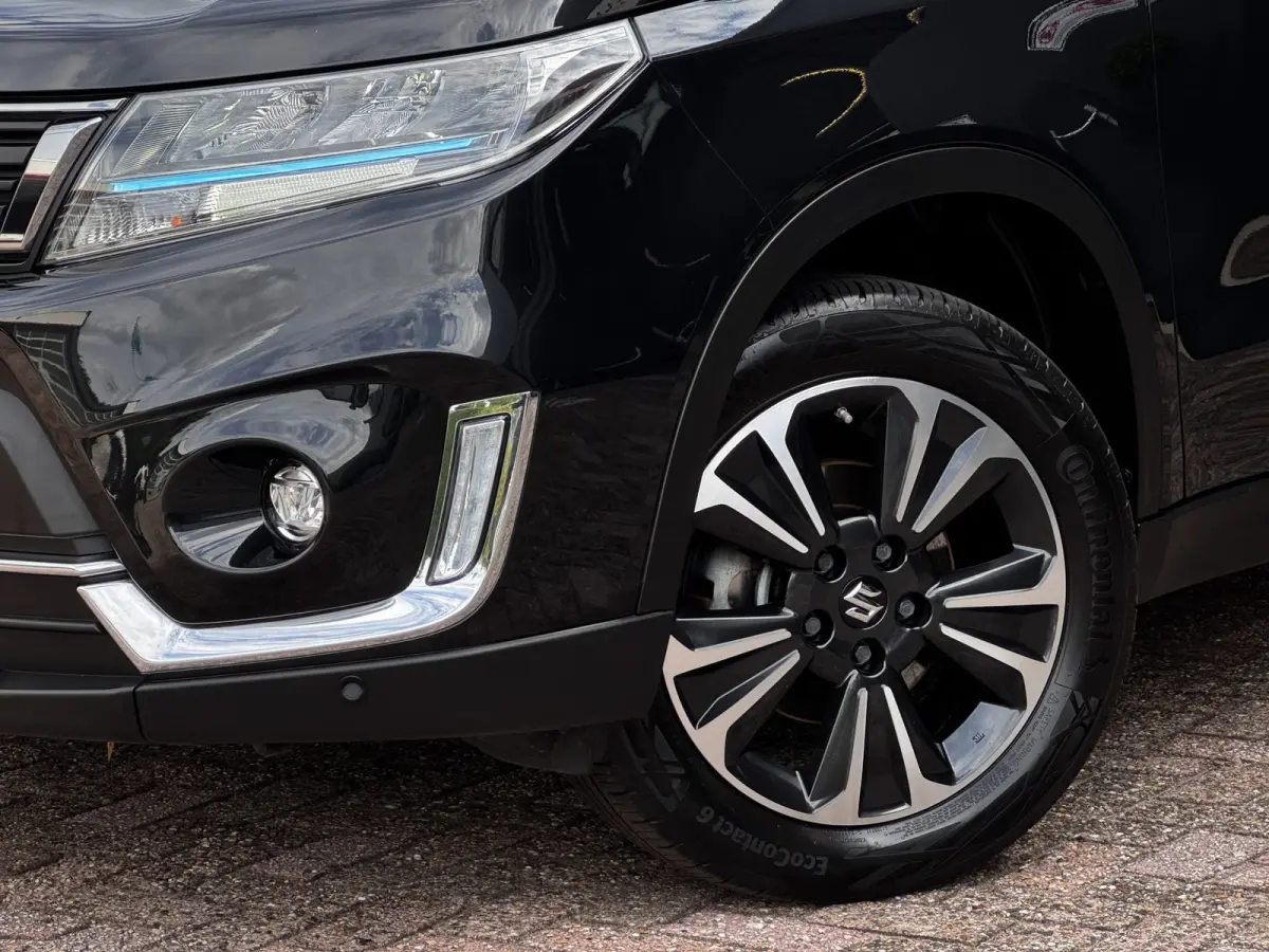 1.5 Hybrid Style | Panoramadak | Suzuki dealer onderhouden | Stoelverwarming | Camera |