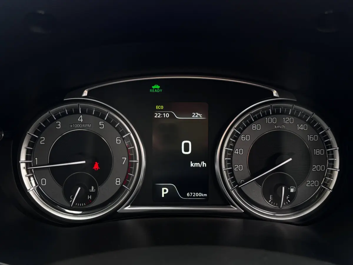 1.5 Hybrid Style | Panoramadak | Suzuki dealer onderhouden | Stoelverwarming | Camera |