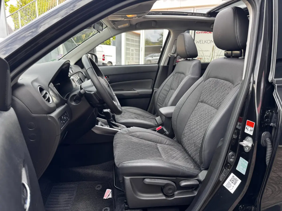 1.5 Hybrid Style | Panoramadak | Suzuki dealer onderhouden | Stoelverwarming | Camera |