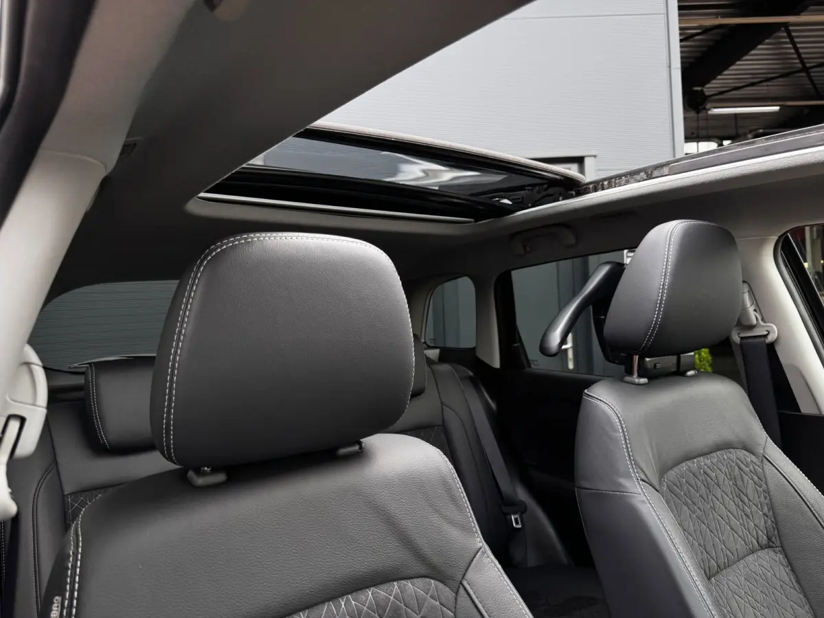 1.5 Hybrid Style | Panoramadak | Suzuki dealer onderhouden | Stoelverwarming | Camera |