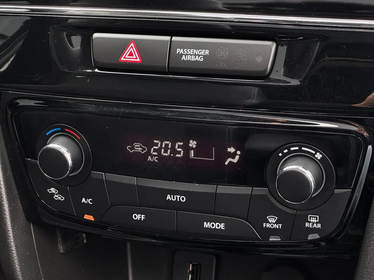 1.5 Hybrid Style | Panoramadak | Suzuki dealer onderhouden | Stoelverwarming | Camera |
