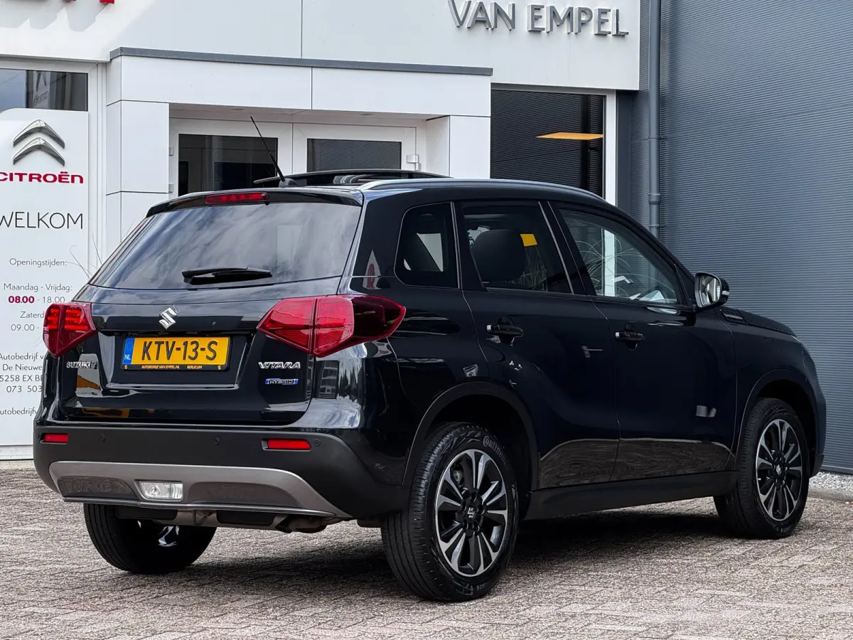 1.5 Hybrid Style | Panoramadak | Suzuki dealer onderhouden | Stoelverwarming | Camera |