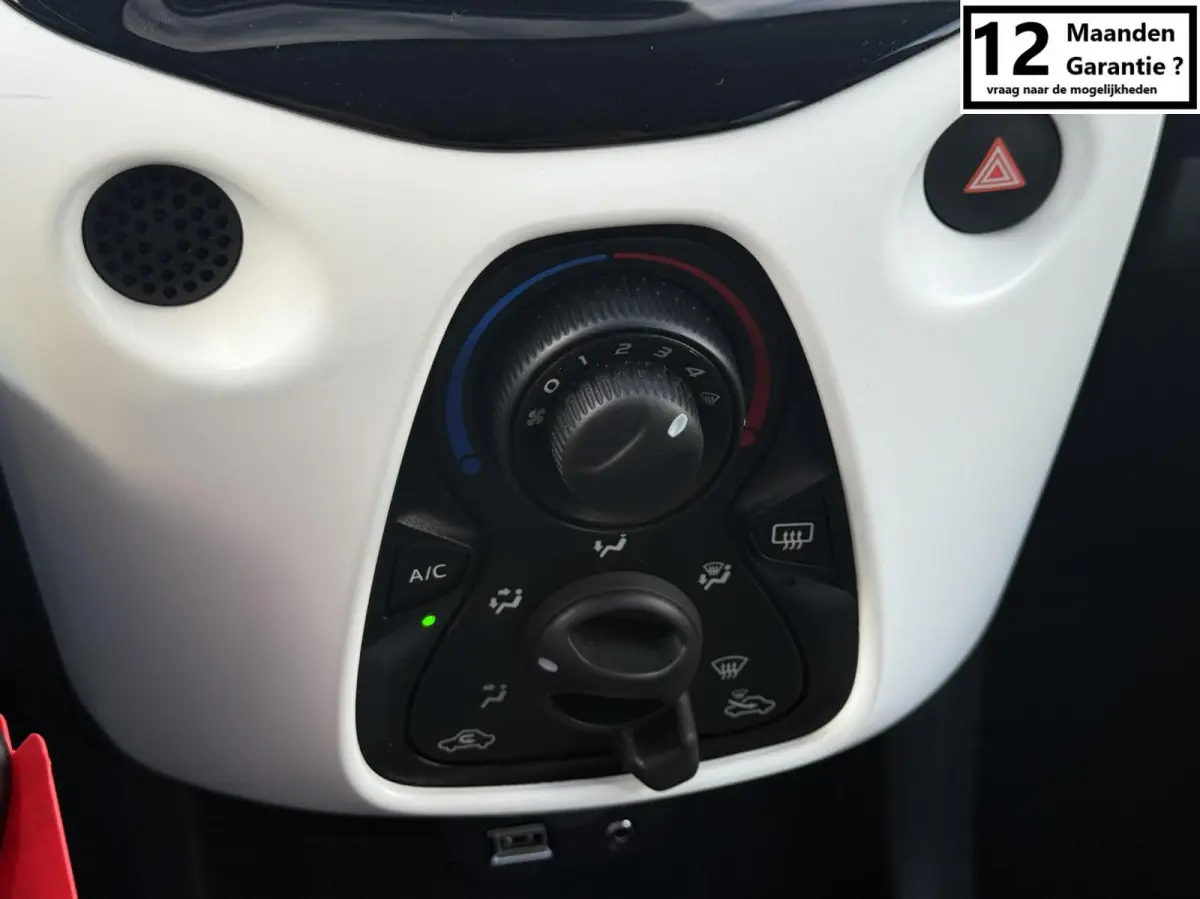 1.0 VTi Shine MILLENIUM AIRCO 5 DEURS PRIVACY GLASS