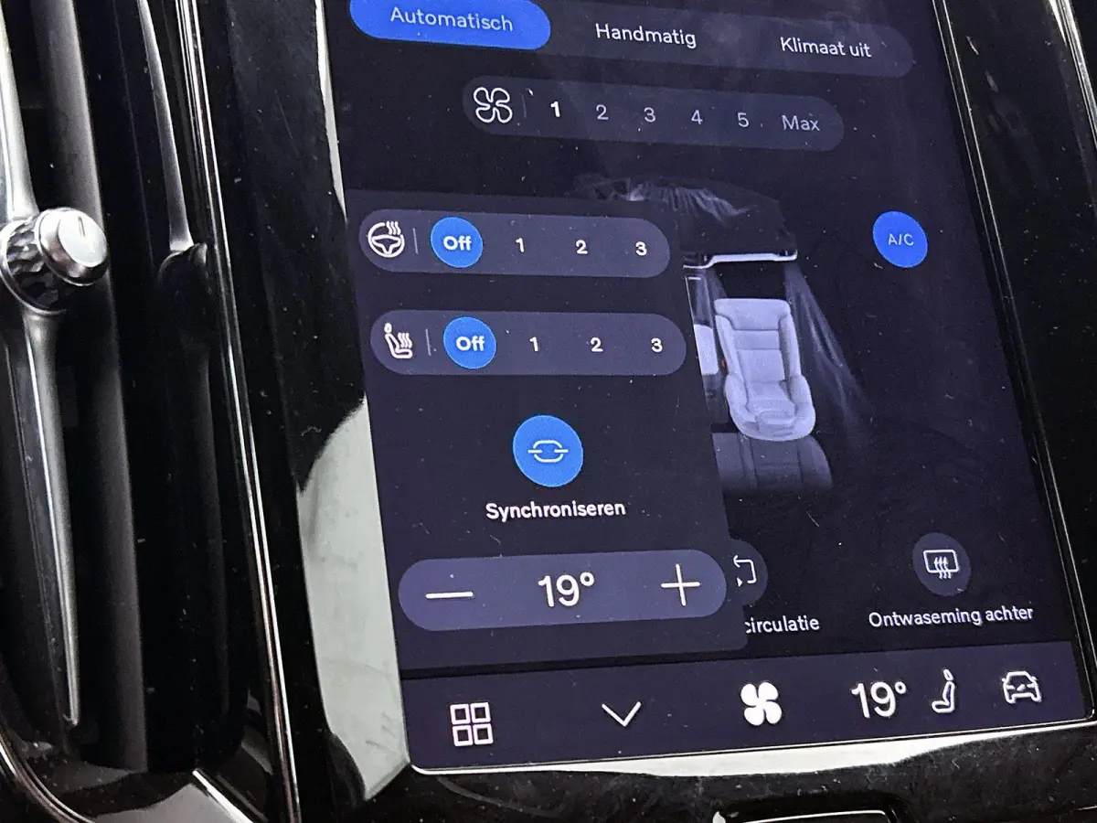 2.0 B4 Plus Dark 1e Eigenaar | Origineel Nederlands Voertuig | Automaat | Trekhaak | Achteruitrijcamera | Apple carplay | Android Auto | Lederen Bekleding | Cruise Control | Stoelverwarming 