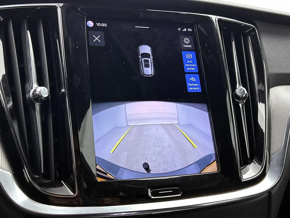 2.0 B4 Plus Dark 1e Eigenaar | Origineel Nederlands Voertuig | Automaat | Trekhaak | Achteruitrijcamera | Apple carplay | Android Auto | Lederen Bekleding | Cruise Control | Stoelverwarming 
