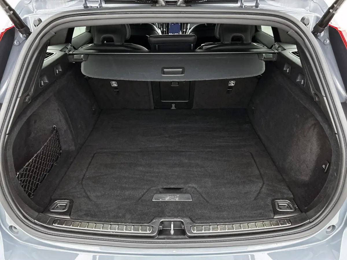 2.0 B4 Plus Dark 1e Eigenaar | Origineel Nederlands Voertuig | Automaat | Trekhaak | Achteruitrijcamera | Apple carplay | Android Auto | Lederen Bekleding | Cruise Control | Stoelverwarming 