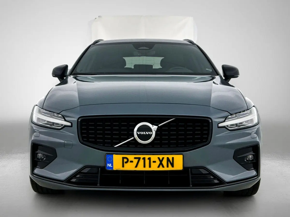 2.0 B4 Plus Dark 1e Eigenaar | Origineel Nederlands Voertuig | Automaat | Trekhaak