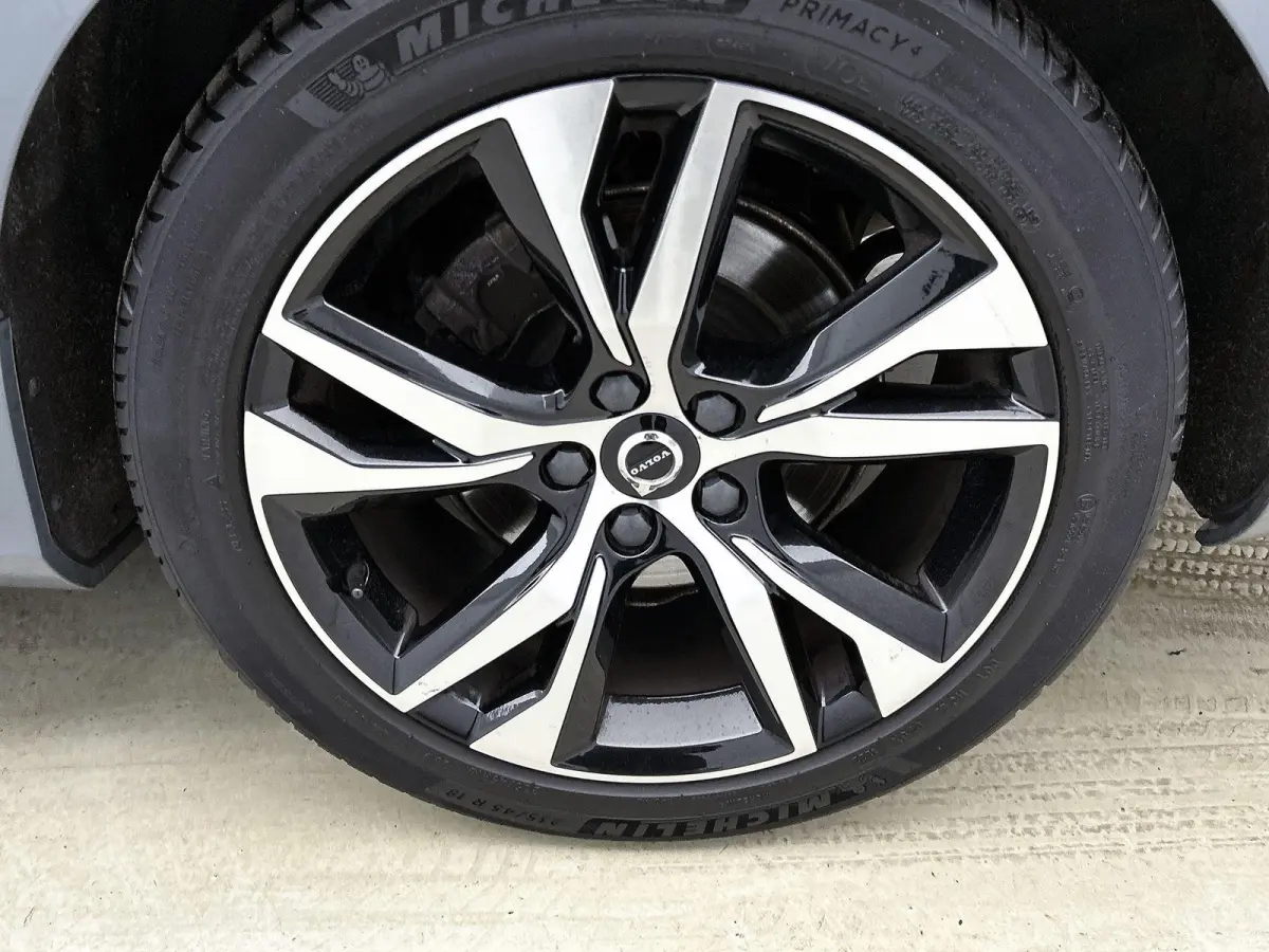 2.0 B4 Plus Dark 1e Eigenaar | Origineel Nederlands Voertuig | Automaat | Trekhaak | Achteruitrijcamera | Apple carplay | Android Auto | Lederen Bekleding | Cruise Control | Stoelverwarming 
