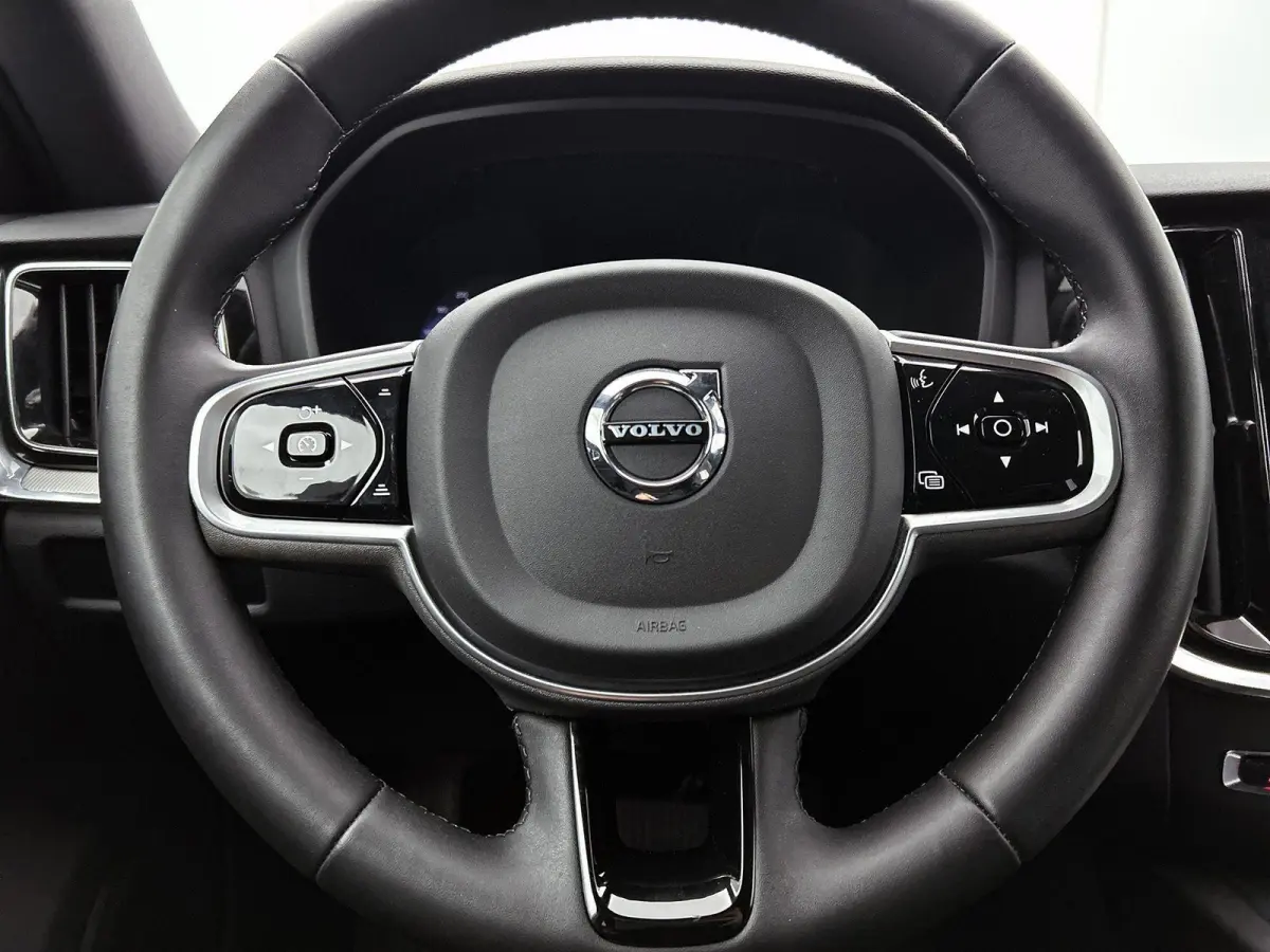 2.0 B4 Plus Dark 1e Eigenaar | Origineel Nederlands Voertuig | Automaat | Trekhaak | Achteruitrijcamera | Apple carplay | Android Auto | Lederen Bekleding | Cruise Control | Stoelverwarming 