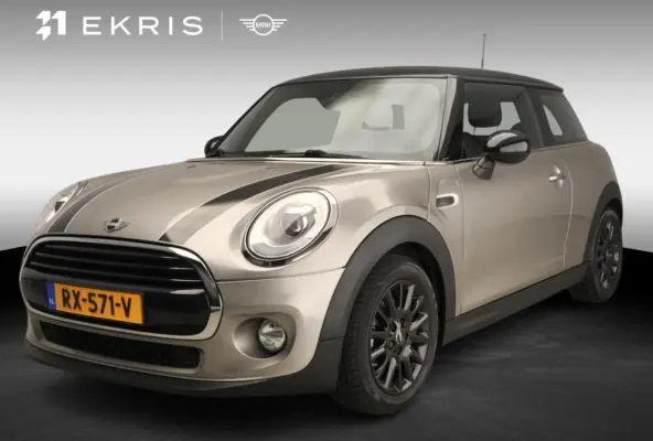 1.5 Cooper Serious Business | Navigatie | John Cooper Works interieurpakket | Comfort Acces | Parkeersensoren |