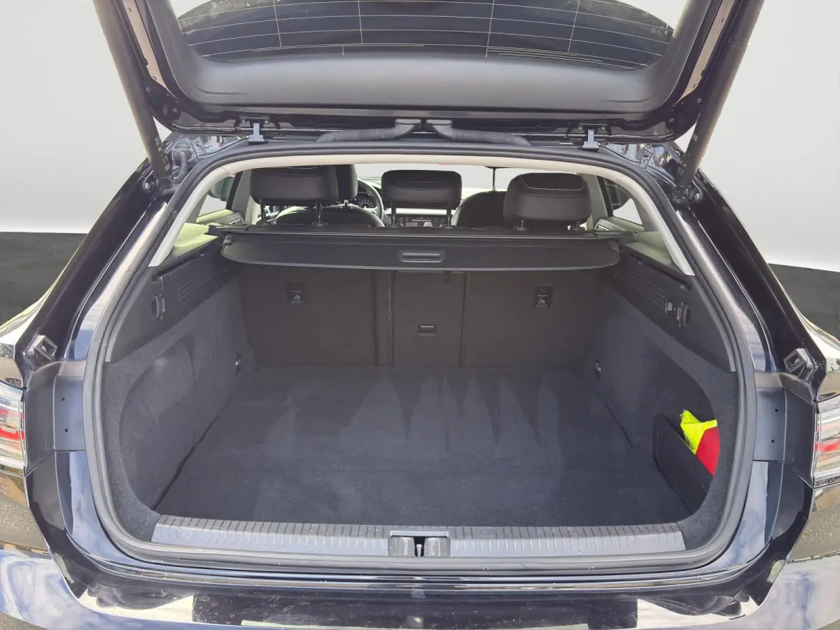 1.4 TSI eHybrid Elegance Business+ | Trekhaak | A.cam | ACC | Elec. klep | LED |