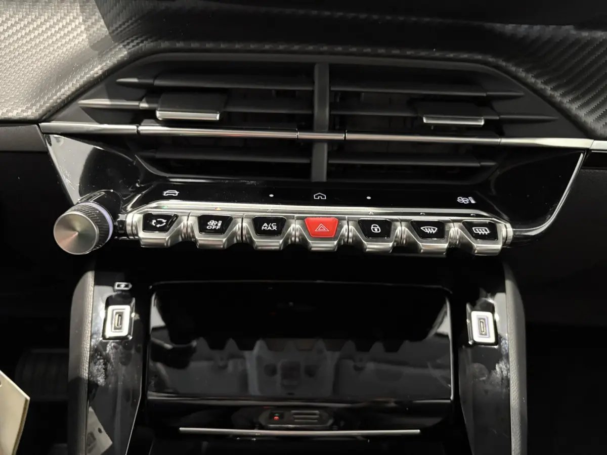 1.2 Hybrid 110 e-DCS6 Allure | APPLE CARPLAY & ANDROID AUTO | CAMERA | NAVI |