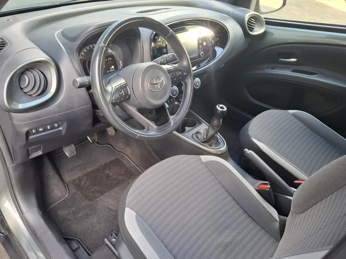 1.0 VVT-i MT / CARPLAY / 12 MAANDEN GARANTIE!
