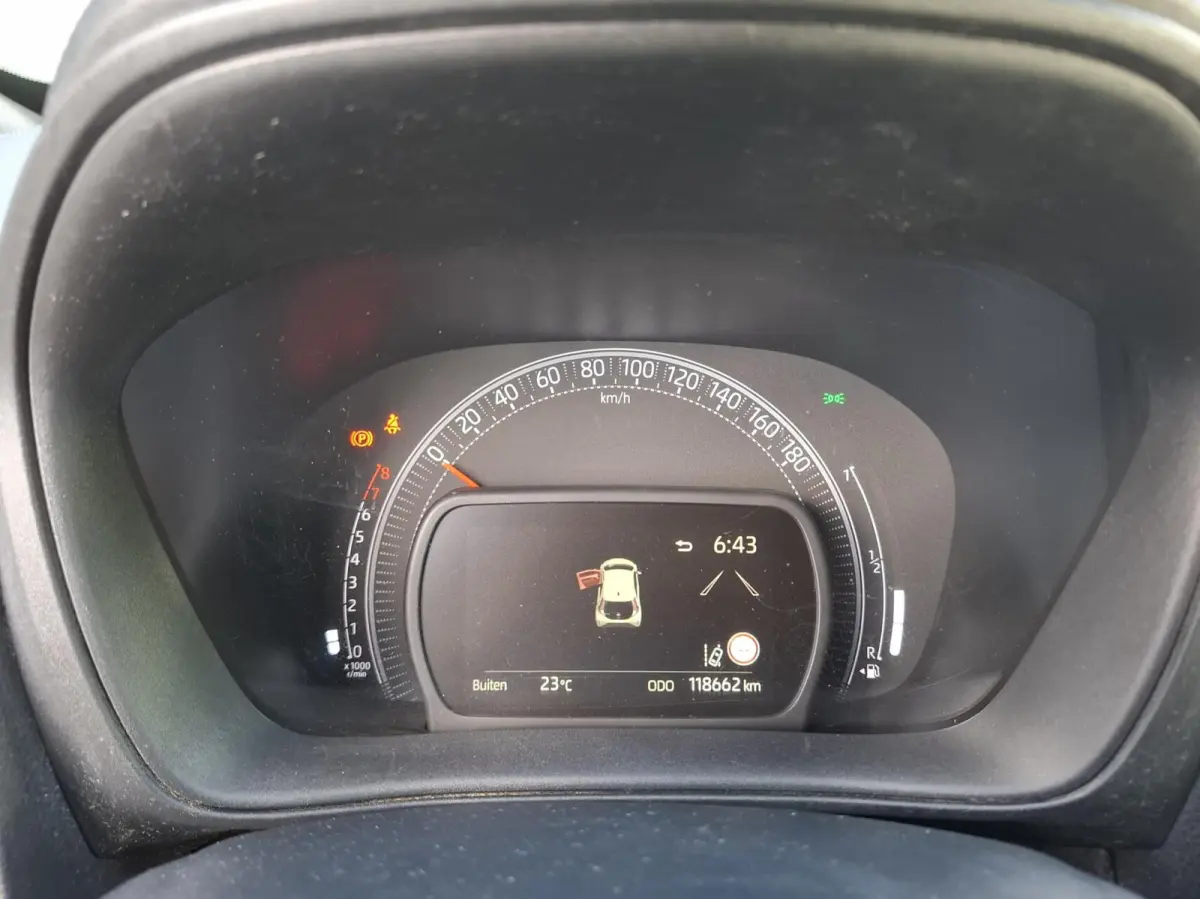 1.0 VVT-i MT / CARPLAY / 12 MAANDEN GARANTIE!