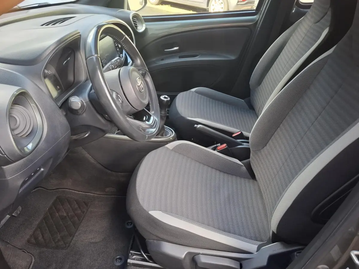 1.0 VVT-i MT / CARPLAY / 12 MAANDEN GARANTIE!