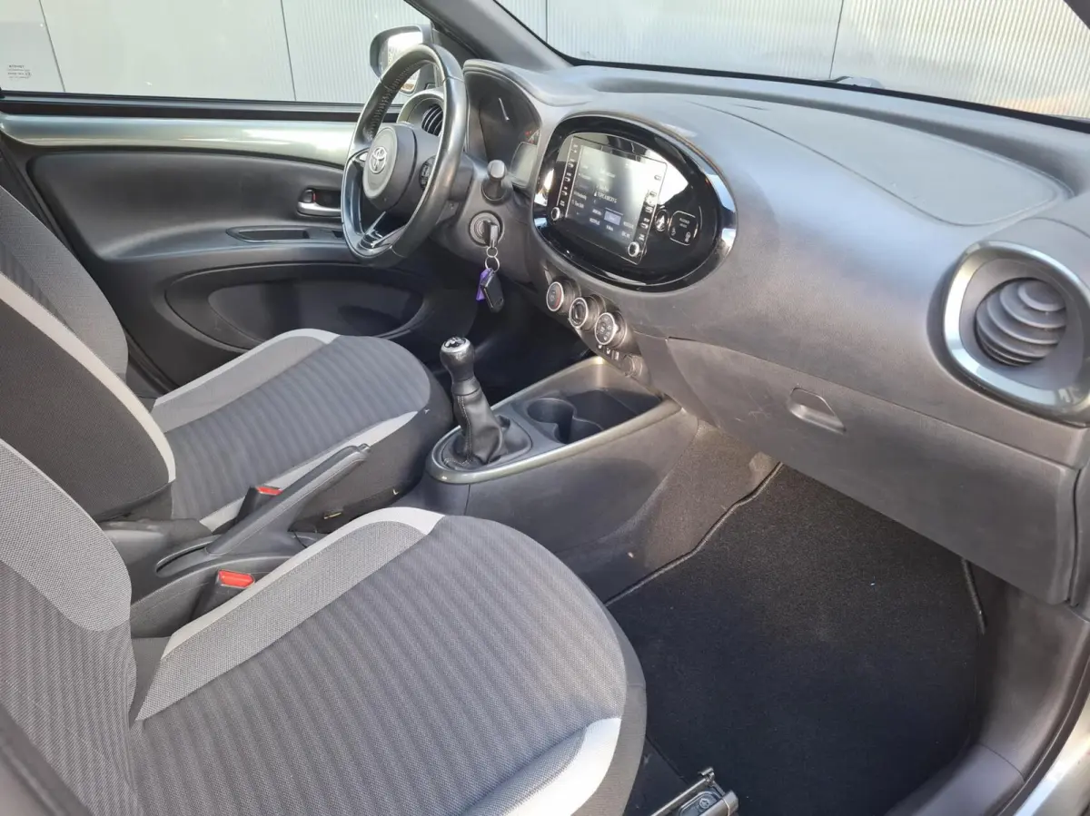 1.0 VVT-i MT / CARPLAY / 12 MAANDEN GARANTIE!