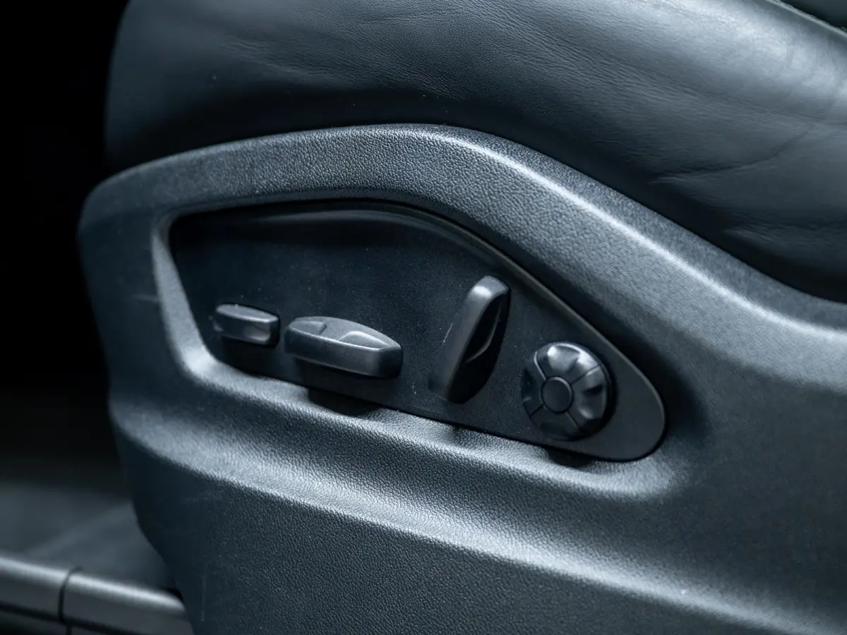 3.0 S E-Hybrid | SportDesign | 360° | Achterasbest. | InnoDrive | BOSE | Luchtvering |
