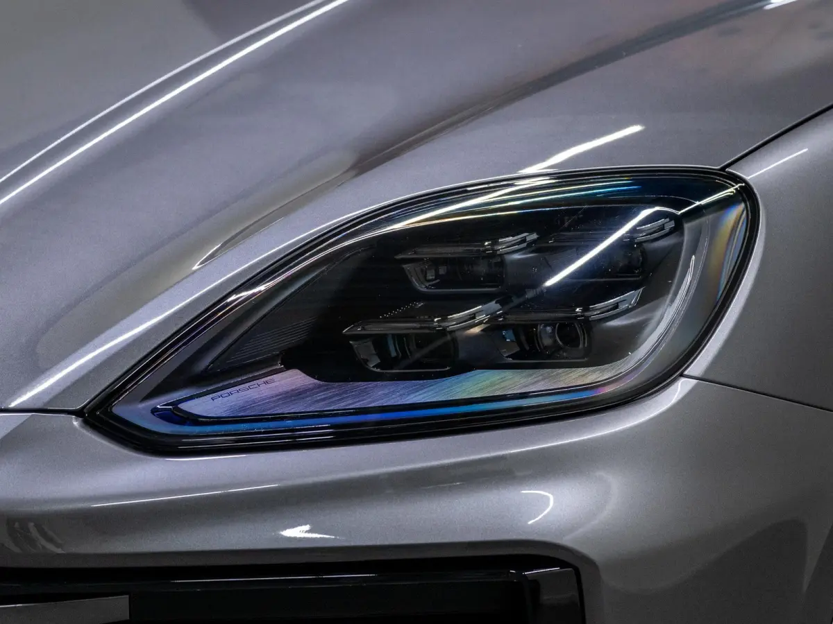 3.0 S E-Hybrid | SportDesign | 360° | Achterasbest. | InnoDrive | BOSE | Luchtvering |