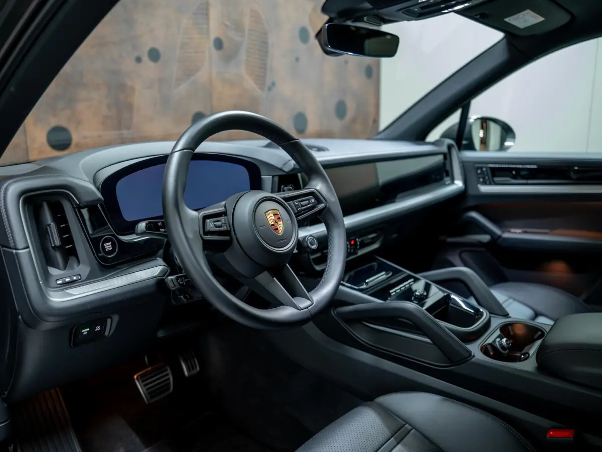 3.0 S E-Hybrid | SportDesign | 360° | Achterasbest. | InnoDrive | BOSE | Luchtvering |