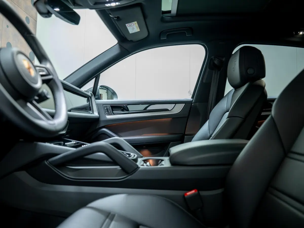 3.0 S E-Hybrid | SportDesign | 360° | Achterasbest. | InnoDrive | BOSE | Luchtvering |