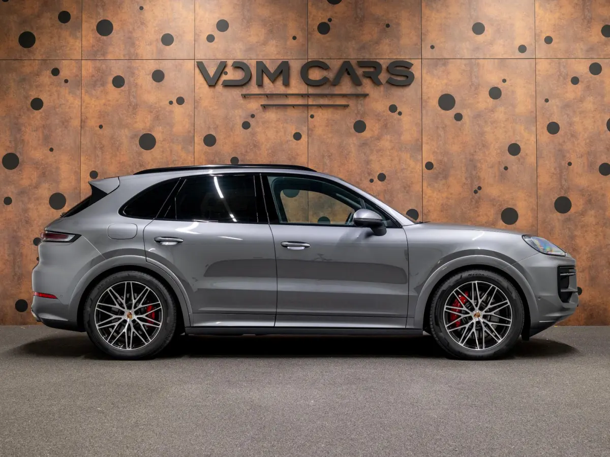 3.0 S E-Hybrid | SportDesign | 360° | Achterasbest. | InnoDrive | BOSE | Luchtvering |