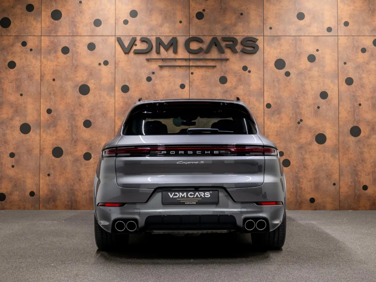 3.0 S E-Hybrid | SportDesign | 360° | Achterasbest. | InnoDrive | BOSE | Luchtvering |