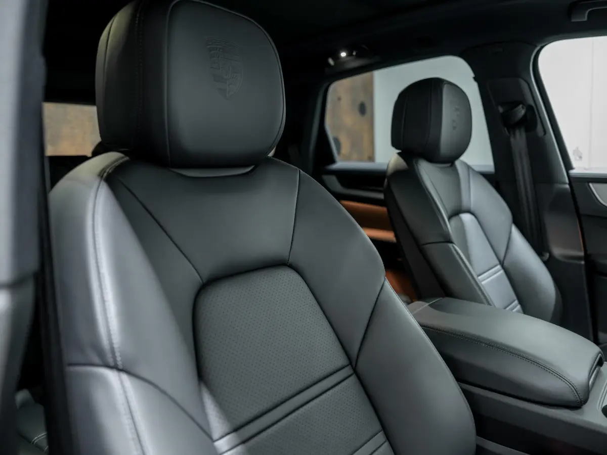 3.0 S E-Hybrid | SportDesign | 360° | Achterasbest. | InnoDrive | BOSE | Luchtvering |
