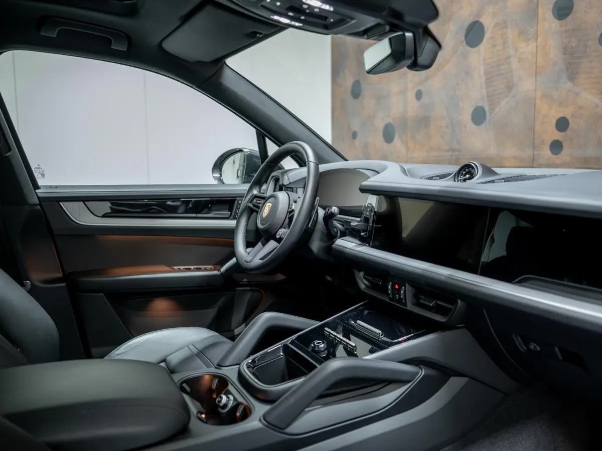 3.0 S E-Hybrid | SportDesign | 360° | Achterasbest. | InnoDrive | BOSE | Luchtvering |