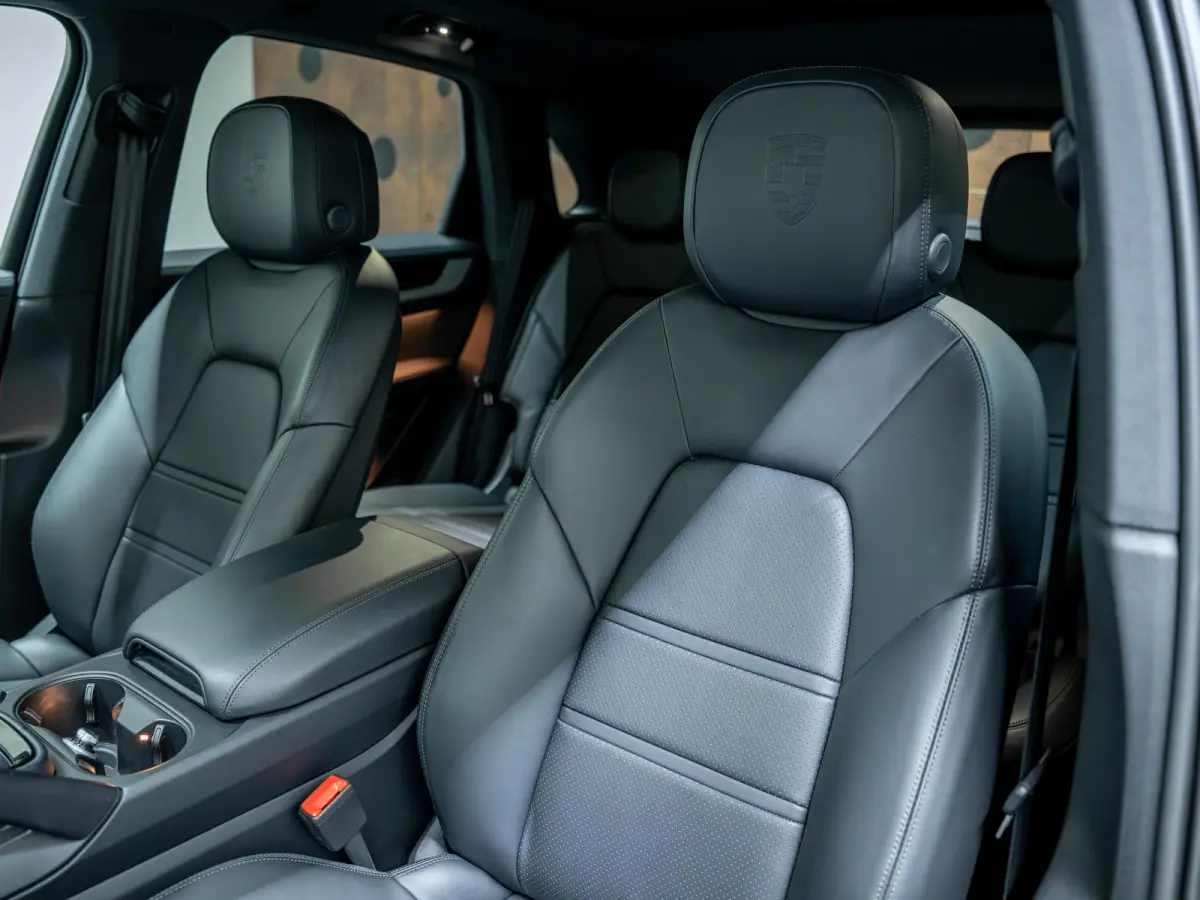 3.0 S E-Hybrid | SportDesign | 360° | Achterasbest. | InnoDrive | BOSE | Luchtvering |