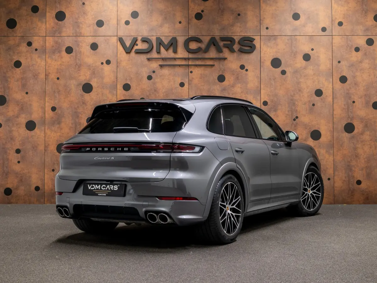 3.0 S E-Hybrid | SportDesign | 360° | Achterasbest. | InnoDrive | BOSE | Luchtvering |