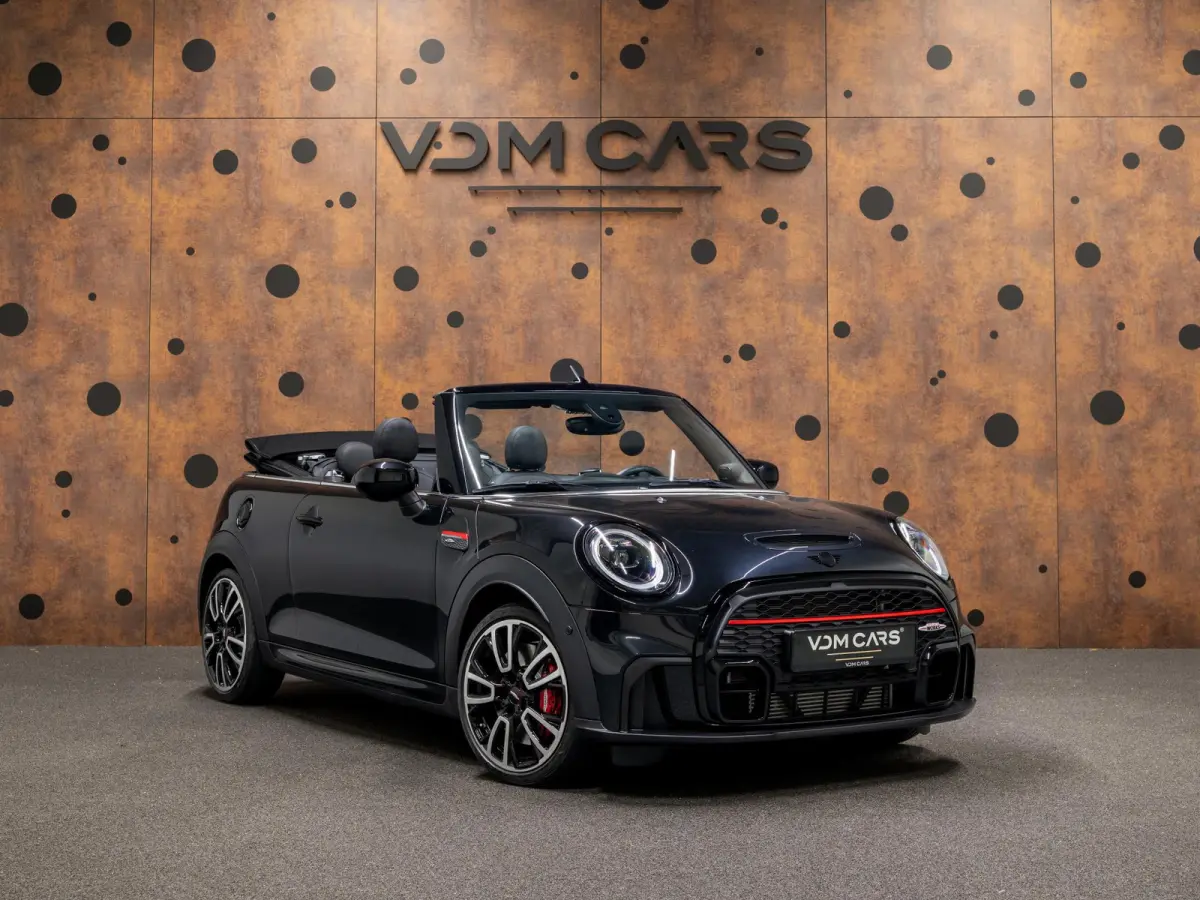 2.0 John Works Classic | Harman & Kardon | HUD | Achteruitrijcamera | ACC | Keyless | Stuurverwaring |